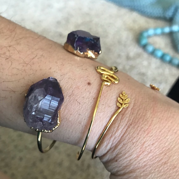 Layering bangles. Dainty and beautiful. - Picture 3 of 6